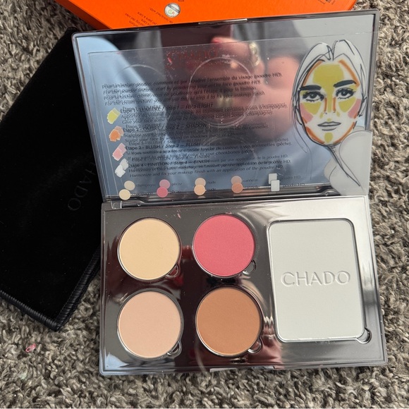 Makeup Palette with Pink and Brown Shades - Picture 3 of 3